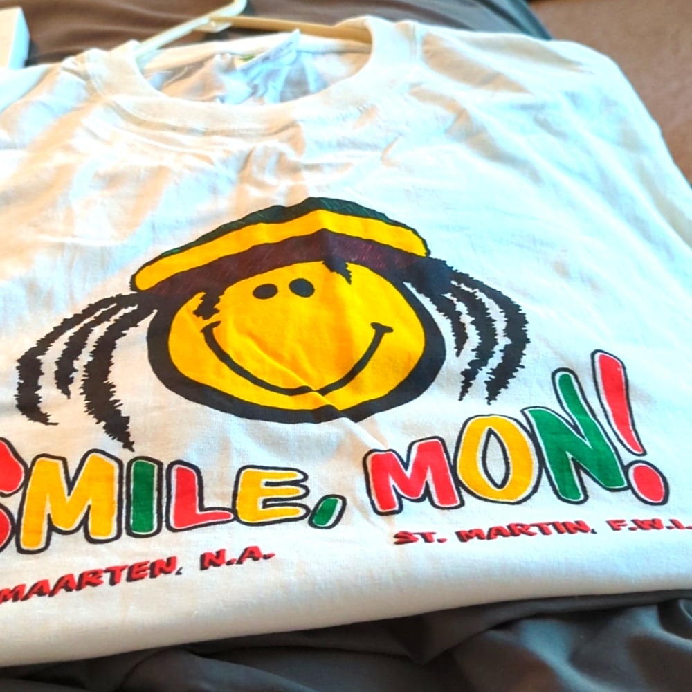ST MAARTEN,Smile Mon!XL T Shirt.  Male/or Female SALE SALE